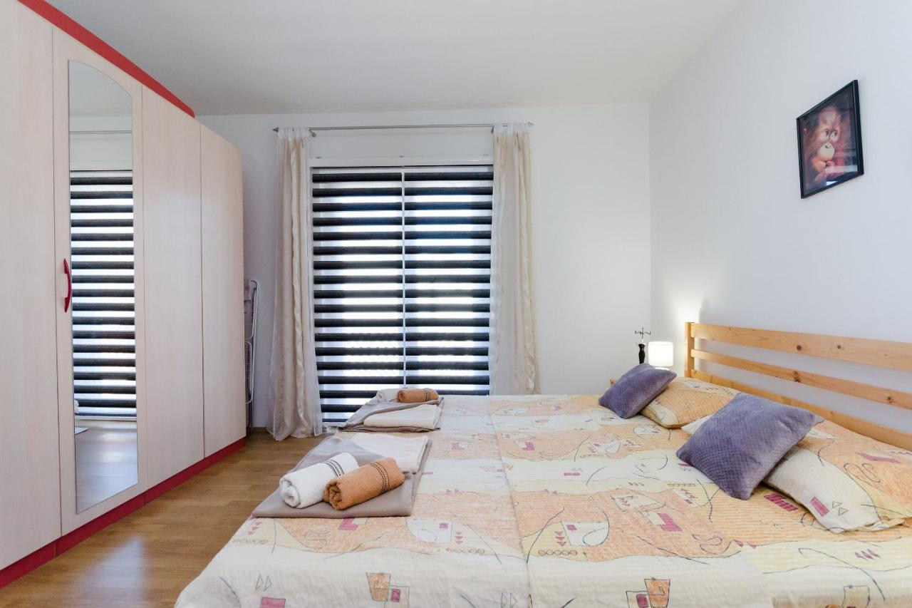 Apartments Luka Supetarska Draga Bagian luar foto