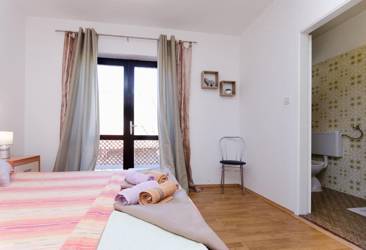 Apartments Luka Supetarska Draga Bagian luar foto